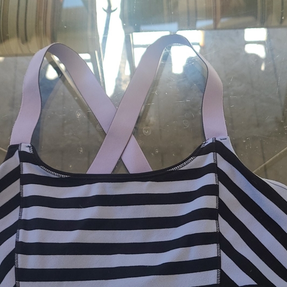 EUC Lululemon top - Picture 3 of 6